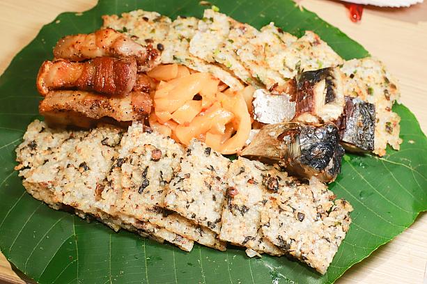 <b>2種の原住民風おこげ「鍋吧」といのしし肉と魚のプレート</b><br>おこげは台湾バジル入りとディル入りで、とても個性的な味。濃いめの味付けのお肉とお魚と一緒に食べるのが美味。