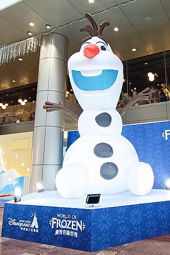 香港のディズニーランドが協賛している「アナ雪」の世界が登場！