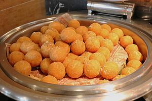 台湾ではお馴染みのパッションフルーツを使用した前菜や、地瓜球まで発見！