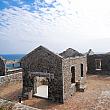 「三仙塔」の隣には、日本統治時代に建造された軍事施設「外垵地下碉堡」もありました。澎湖で産出された玄武岩がで建てられたおり、かつては海上監視員たちの宿舎として使われていたとか。