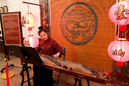 中国楽器の演奏