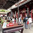 <b>【参拝Point-6】</b><br>本殿も後殿も同様に、中心にいる神様→右側の神様→左側の神様の順番で参拝しましょう。