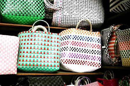 日本人には有名なプラひもバッグやさん「Chi Tu」。