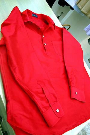 日本から持ってきたメンズシャツを真っ赤なシルクの生地でコピーしてみました★