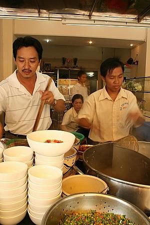 ホーチミンのおいしいベトナム麺屋さん特集、第１弾！ 麺 麺や ヌードル フォー フォーボー ミエン ミークアン バインダークアフーティウ