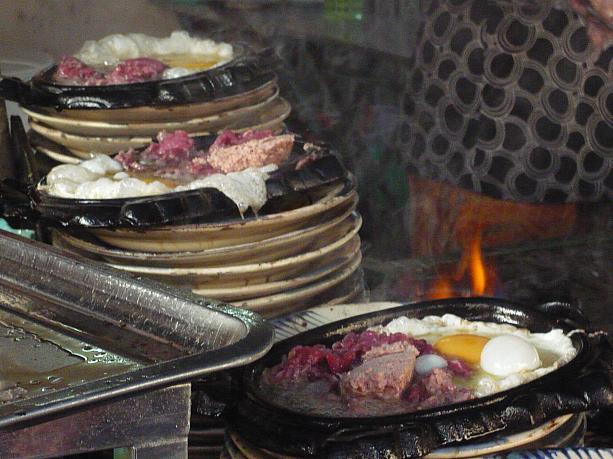 ベトナム人は朝からお肉を食べるんです