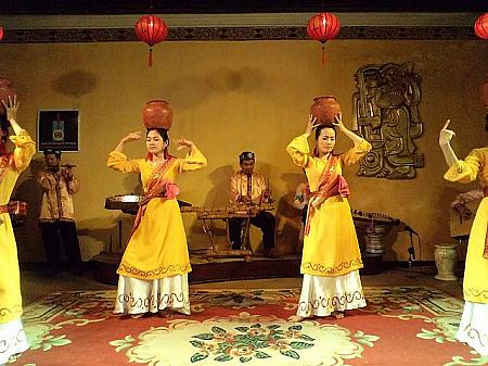ホイアンの伝統舞踊