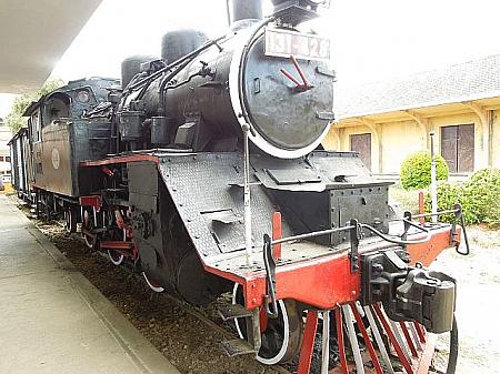 ダラット駅から発車する蒸気機関車