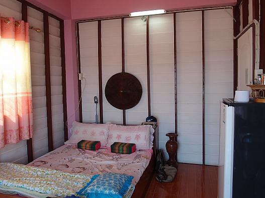 ホームステイ先はこんな部屋。バス・トイレはないが、居心地は良い。