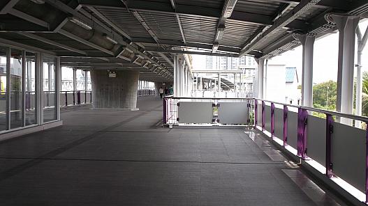 真新しい高架橋
