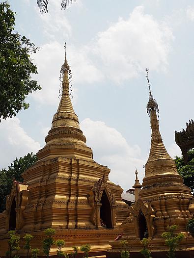 こちらはシャン様式の仏塔を持つ寺院。
