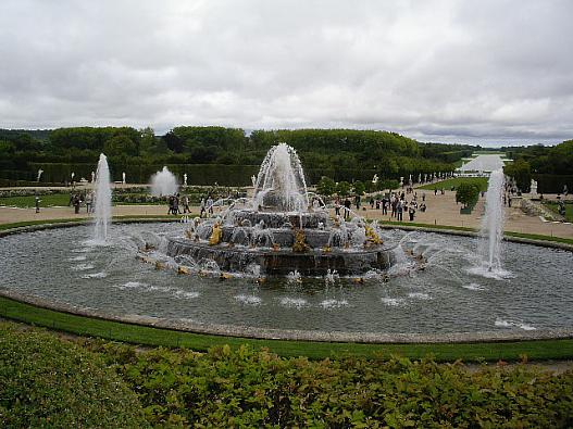ヴェルサイユ宮殿内の庭
※噴水ショー
