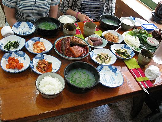定食３人前です。白米ごはんでした。
訪問日は９月２０日
