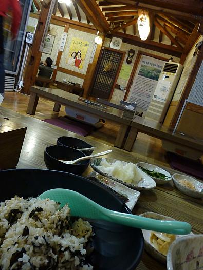 レトロな店内