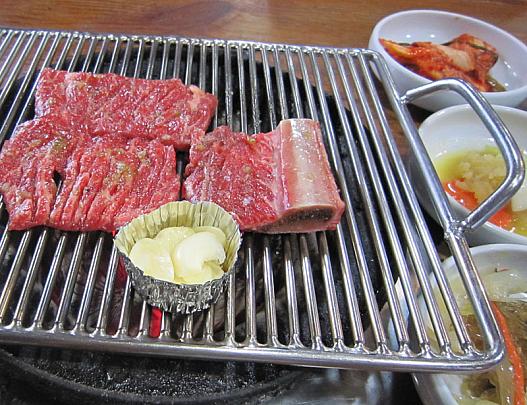 必ず注文して食べるカルビ
ボリュームがあって、この時点でおなかがいっぱいになります。＾＾