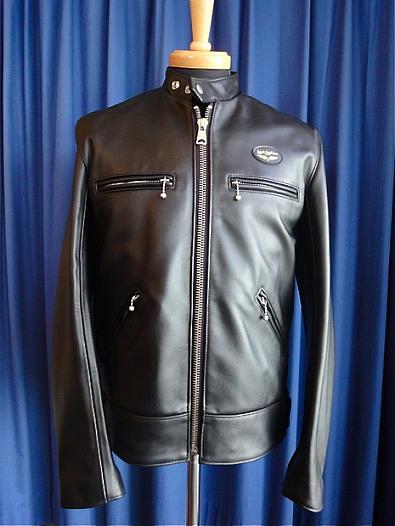 もとはルイスレザーです。牛革です。