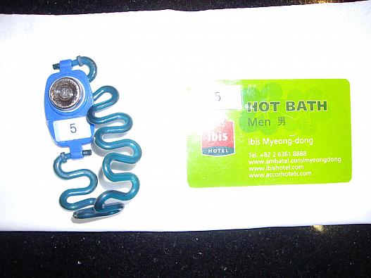 ロッカーキー、エントランスカード