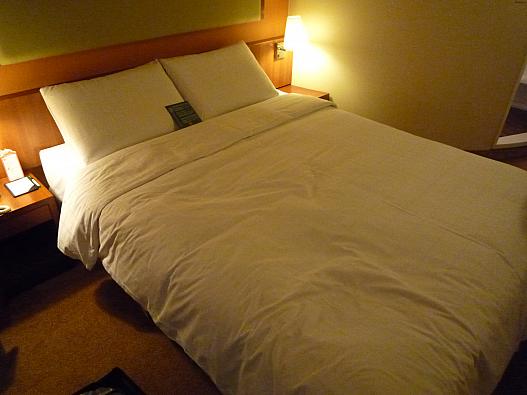 ダブルベッドの部屋です