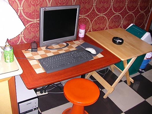 ２階の、自由に使えるコンピューター