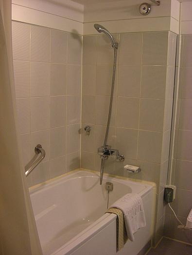 バスタブもゆったり入れて旅の疲れもふっとびます♪