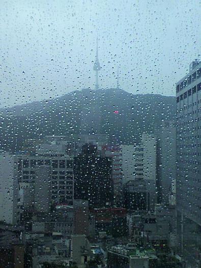 休憩所から見る　南山ソウルタワー