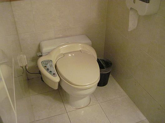 ウォシュレット付は嬉しいですね