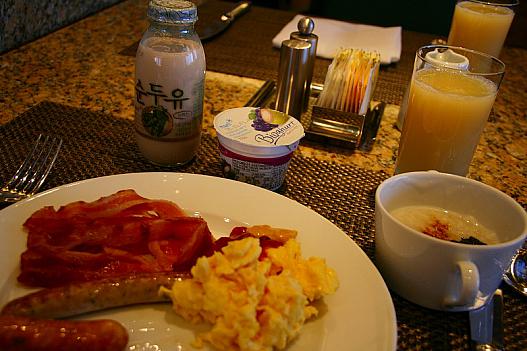 ２０階ラウンジの朝食（バイキング）