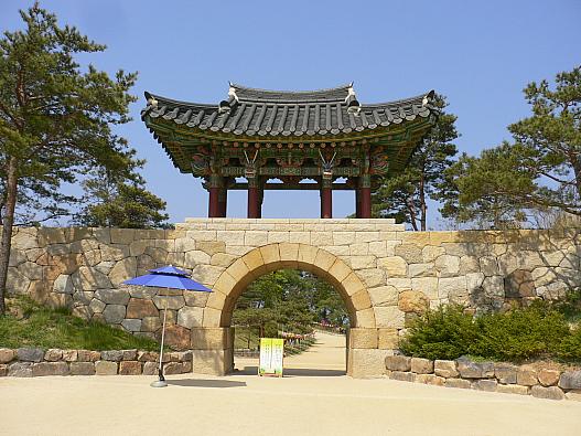 虹霓門