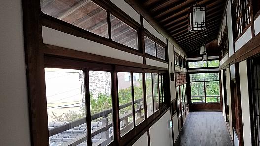 内部(廊下)