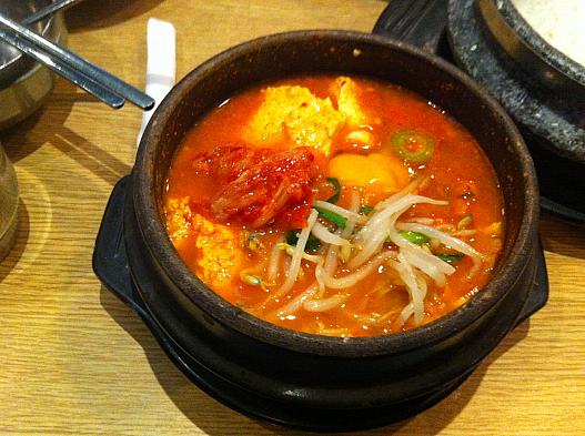 明洞純豆腐の
スンドゥブチゲ
