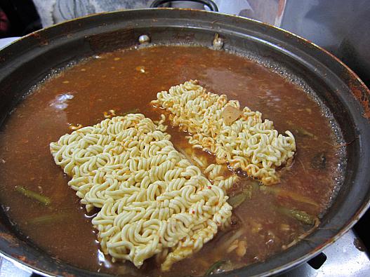 締めのラーメン！海鮮出汁が効いて絶品です