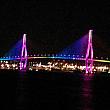 釜山北港大橋のカラフルなライトアップ