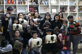 「多文化共生プログラム」に参加した韓国人中学生たちとのボランティア活動