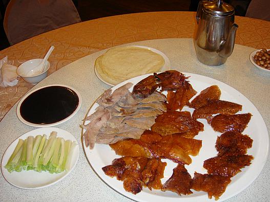 北京ダック♪台湾のネギは、辛くなくて、美味しいです♪