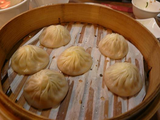 小籠包２個食べちゃってます