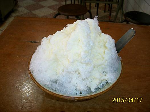 泰山冰店のミルクかき氷 35元