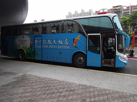 大型送迎バス