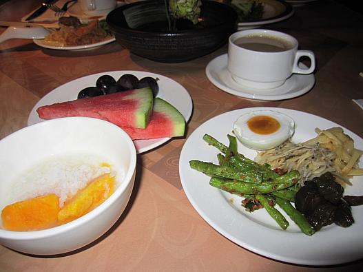 毎日ほとんど同じ内容ですが、朝食には充分。フルーツが美味しかった。