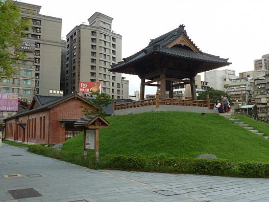 ホテルの左側には旧西本願寺
公園が