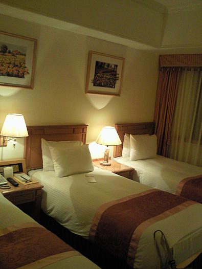 トリプルルームのベッドです。
