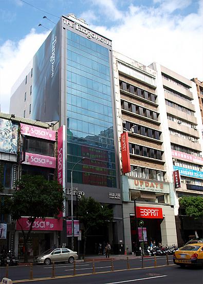 MRT中山駅出て、30秒。