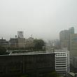 ベランダから台北101方向
雨で全然見えません。
隣はシーザーパークホテルです。