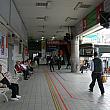 彰化站バスターミナル　５番乗場のバスに乗ります