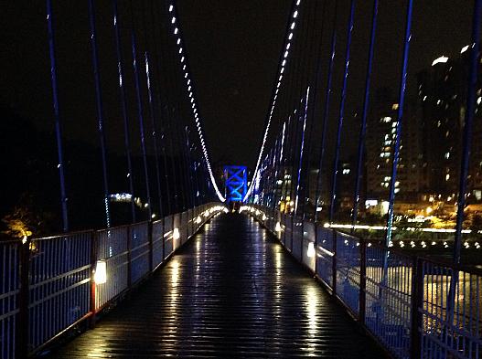 吊り橋は夜景も綺麗