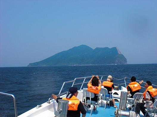 亀山島全景