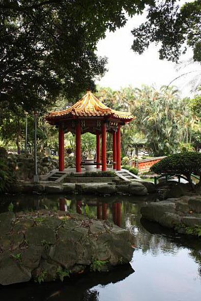 総統府手前の小さな公園にて。
