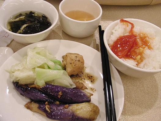 ツアーの食事、量は多かったです。