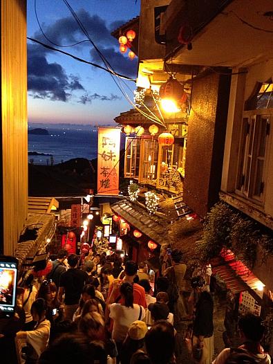 阿妹茶樓  19:00頃