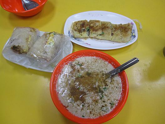 これだけ食べてわずか100NT!! まじ安すぎ! これだけ食べてわずか100NT!! まじ安すぎ!