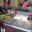 別のお店、店の人が入れてくれます。